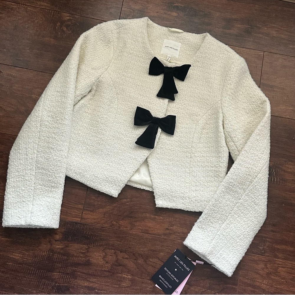 Avec Les Filles Women's Ivory Jacket with Black Bow Accents, Size Medium - Picture 6 of 14